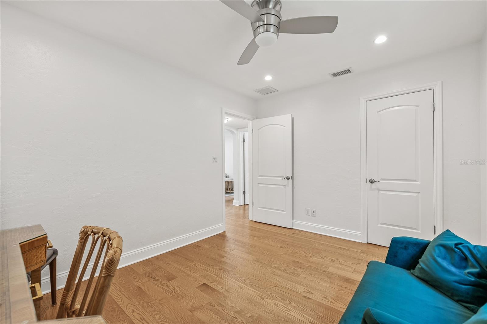 Image 34 of 54 For 322 35th Avenue Ne