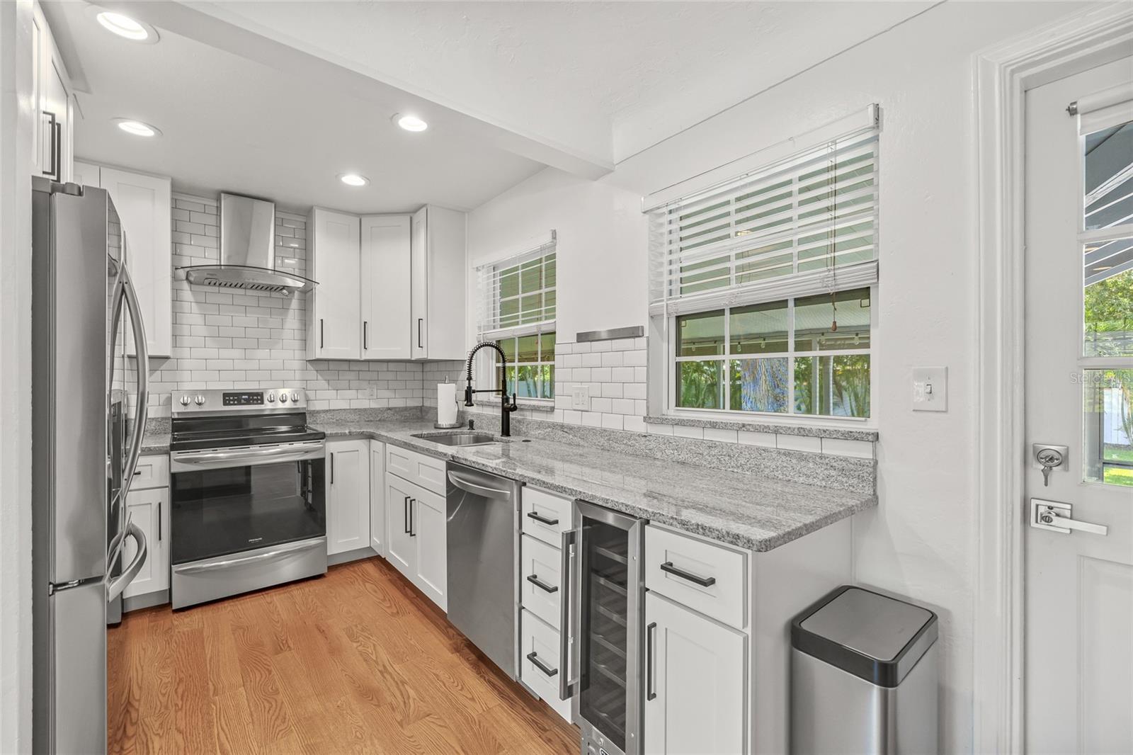 Image 4 of 54 For 322 35th Avenue Ne