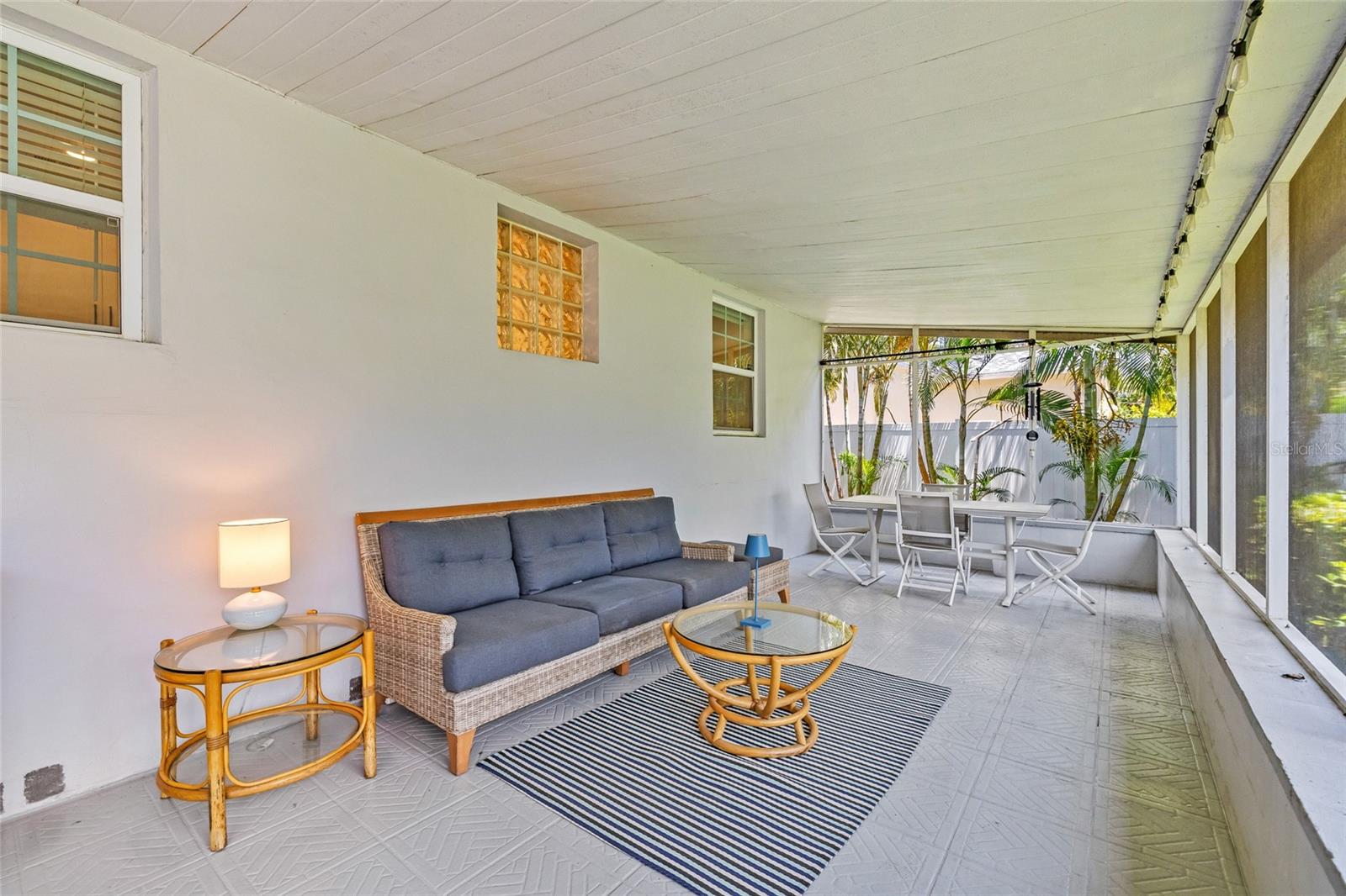 Image 5 of 54 For 322 35th Avenue Ne