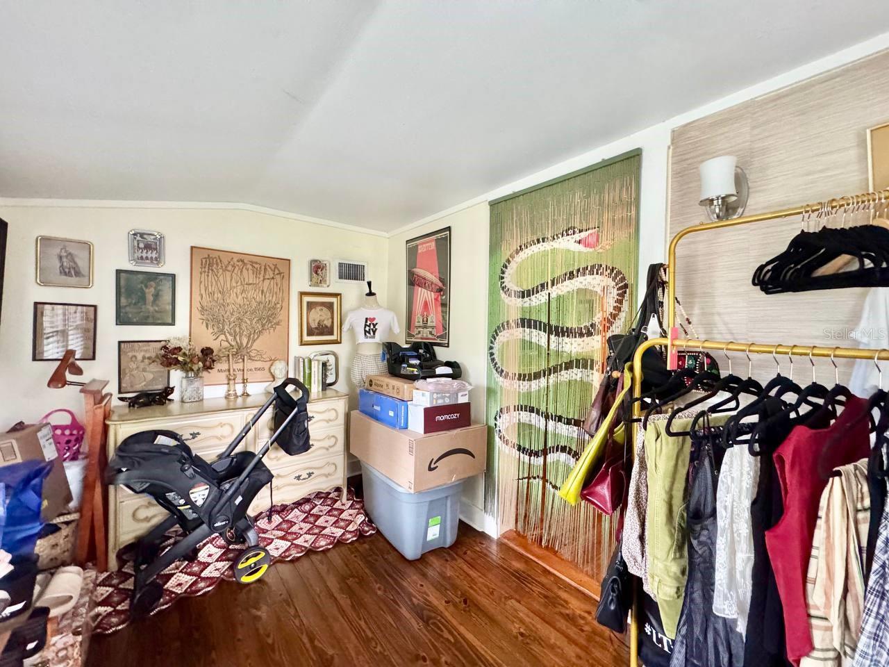 Image 11 of 23 For 308 Hanlon Street