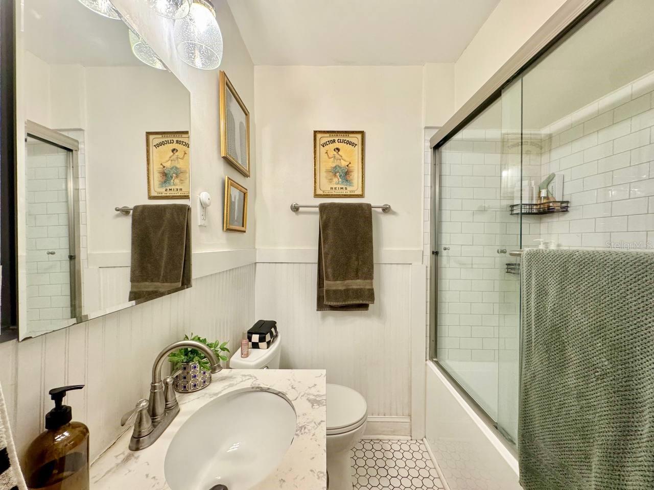Image 14 of 23 For 308 Hanlon Street