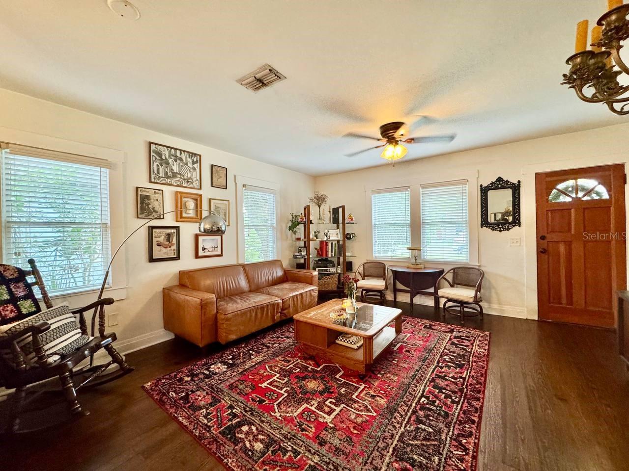 Image 3 of 23 For 308 Hanlon Street