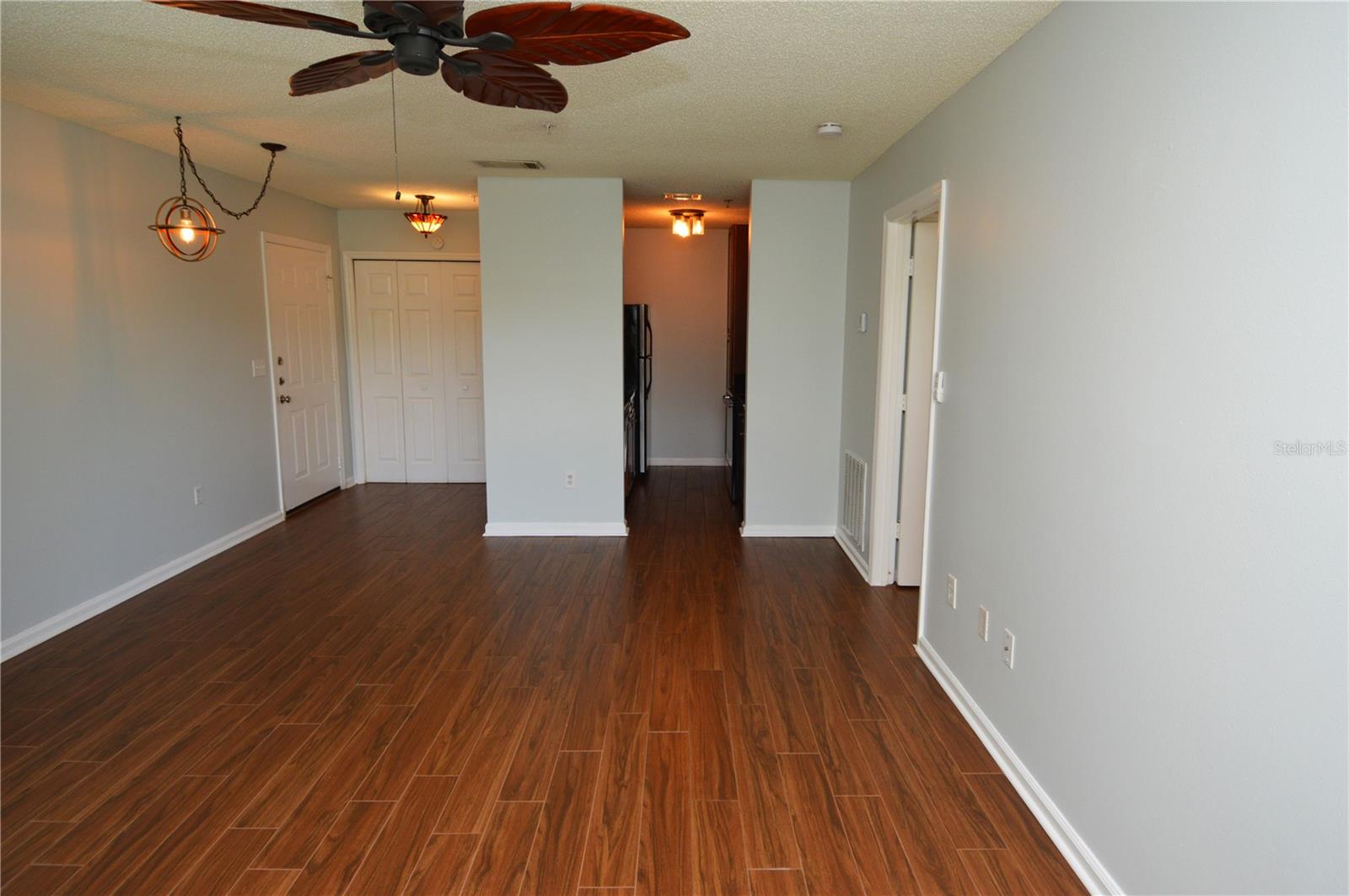 Image 19 of 75 For 11901 4th Street N 2104