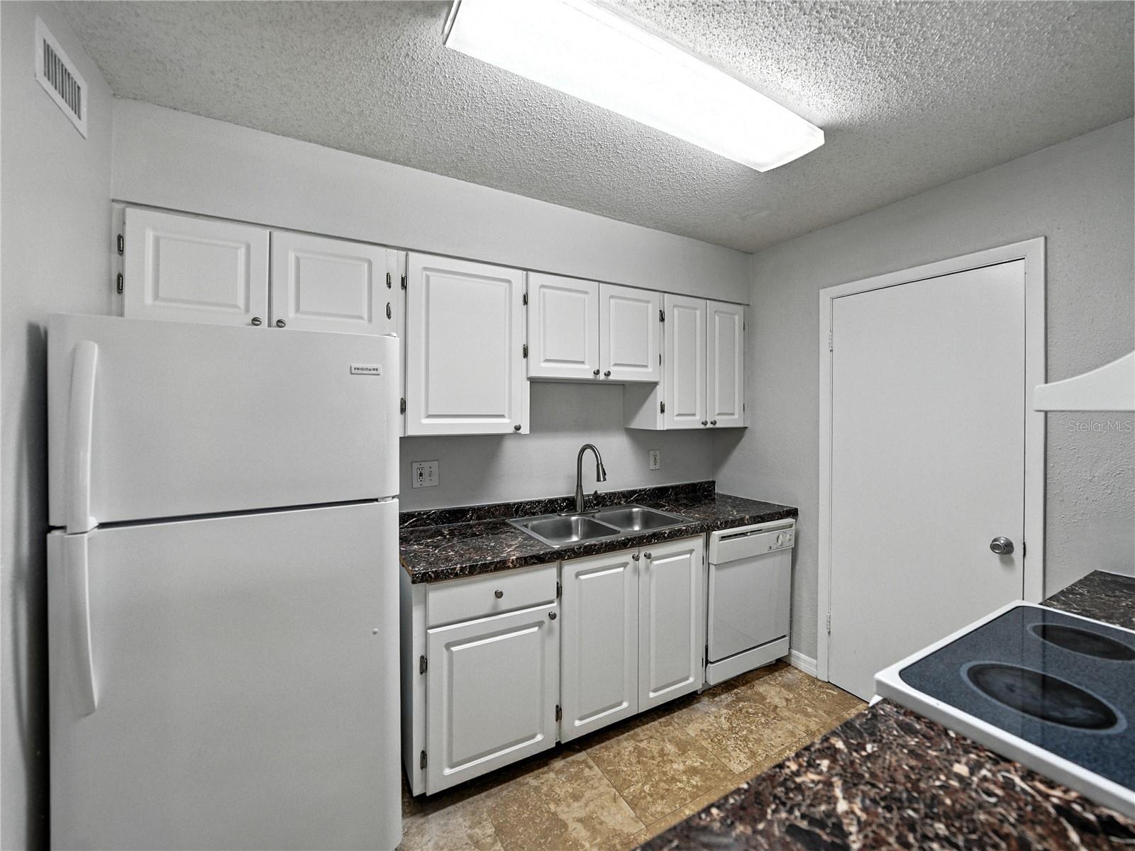 Image 13 of 43 For 13389 Arbor Pointe Circle 203