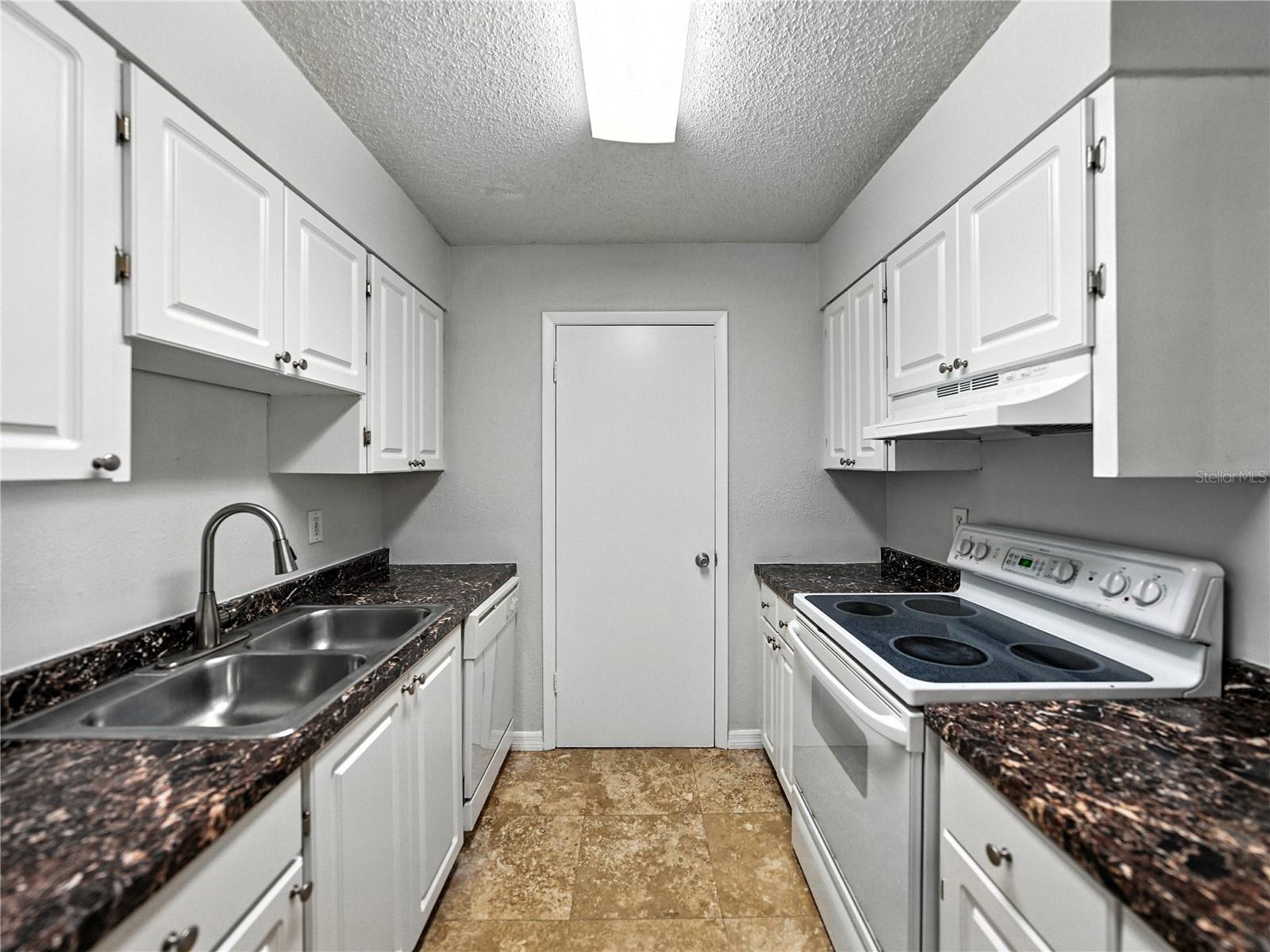 Image 14 of 43 For 13389 Arbor Pointe Circle 203