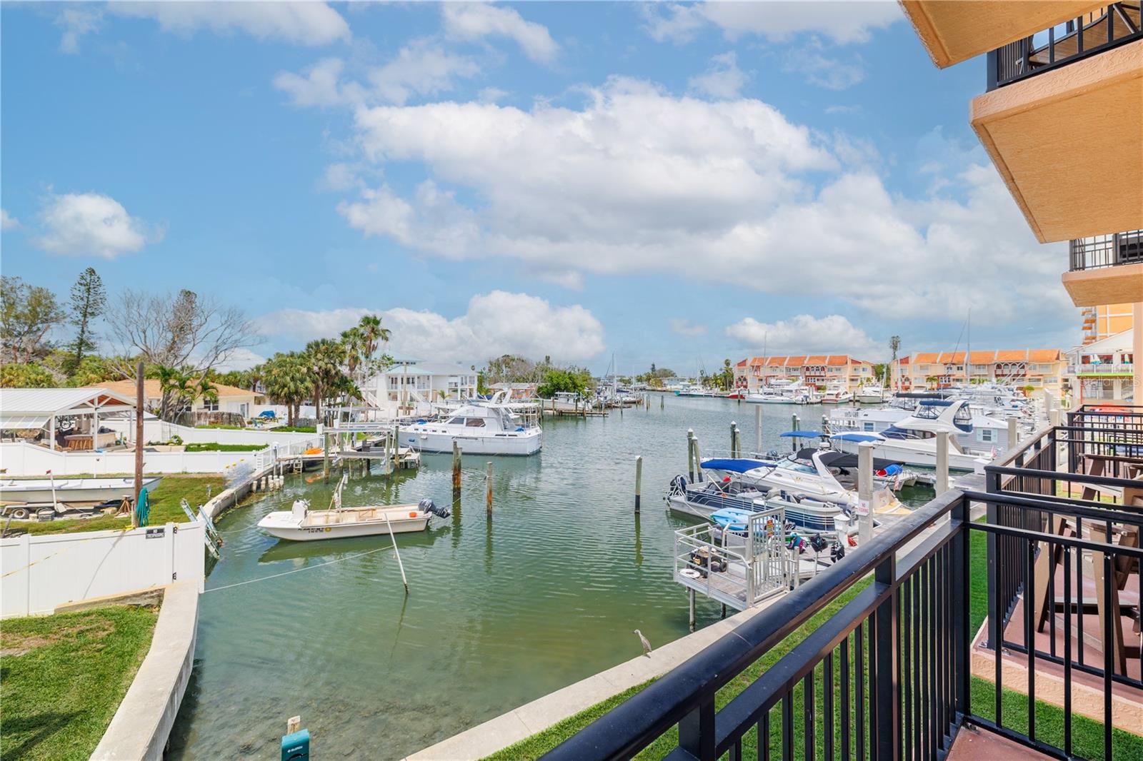 Image 10 of 49 For 13235 Gulf Boulevard 207
