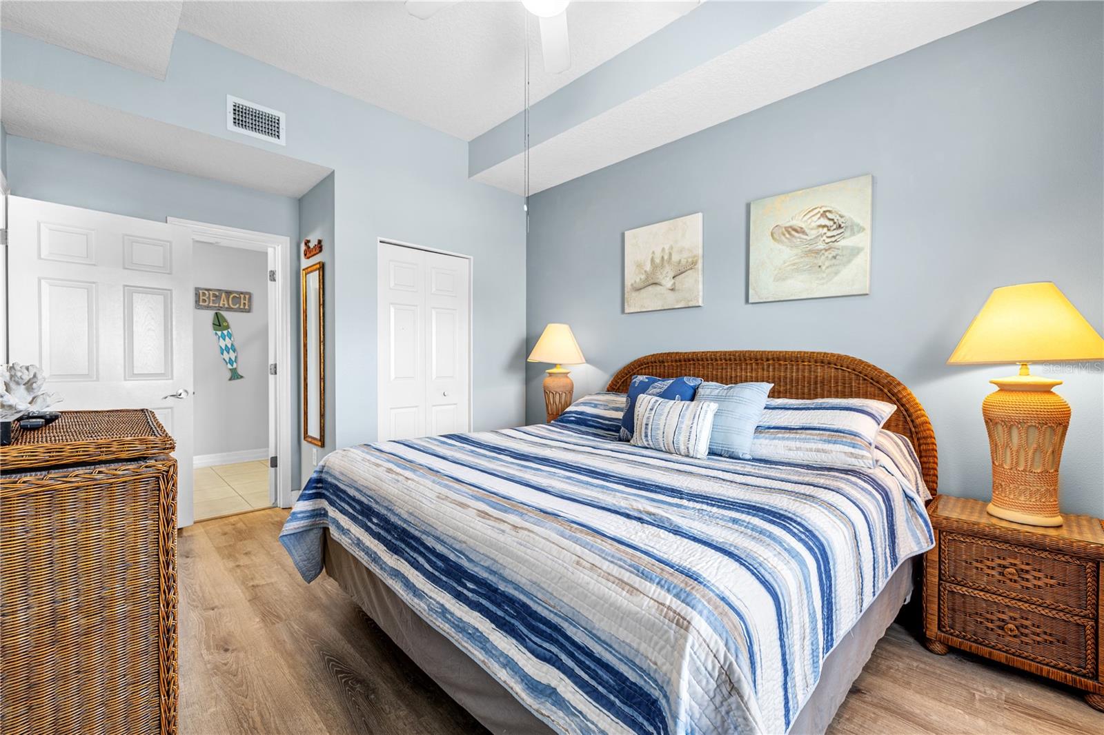 Image 17 of 49 For 13235 Gulf Boulevard 207