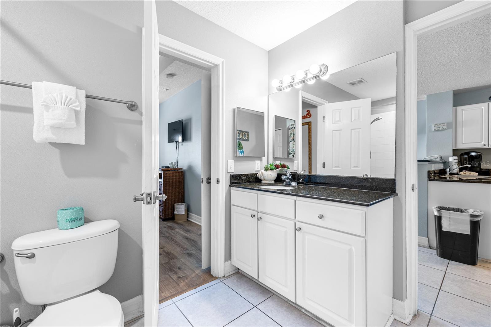 Image 21 of 49 For 13235 Gulf Boulevard 207