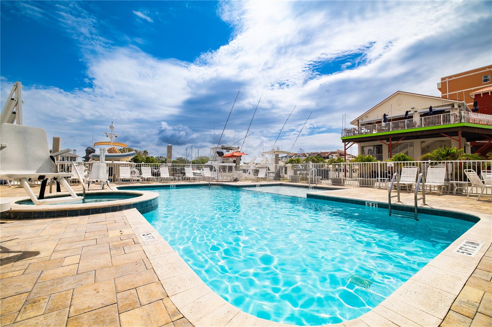 Image 29 of 49 For 13235 Gulf Boulevard 207