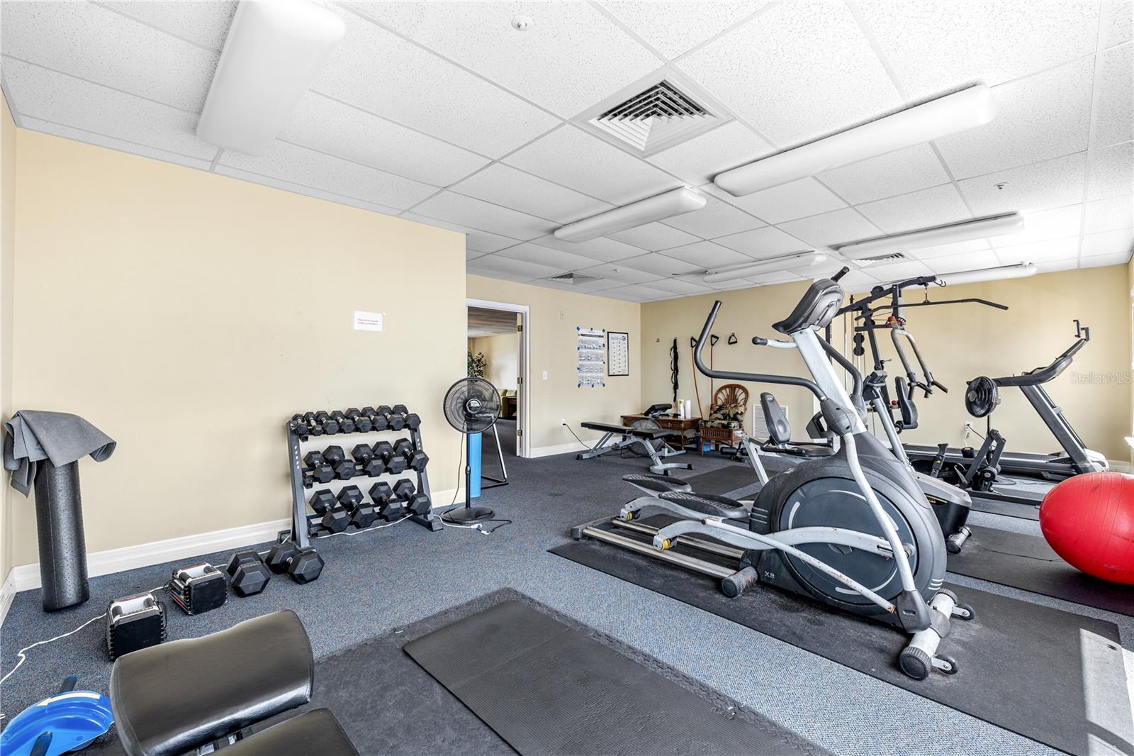 Image 32 of 49 For 13235 Gulf Boulevard 207