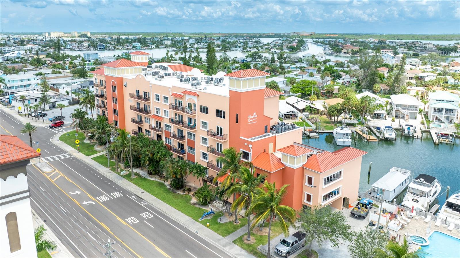 Image 41 of 49 For 13235 Gulf Boulevard 207