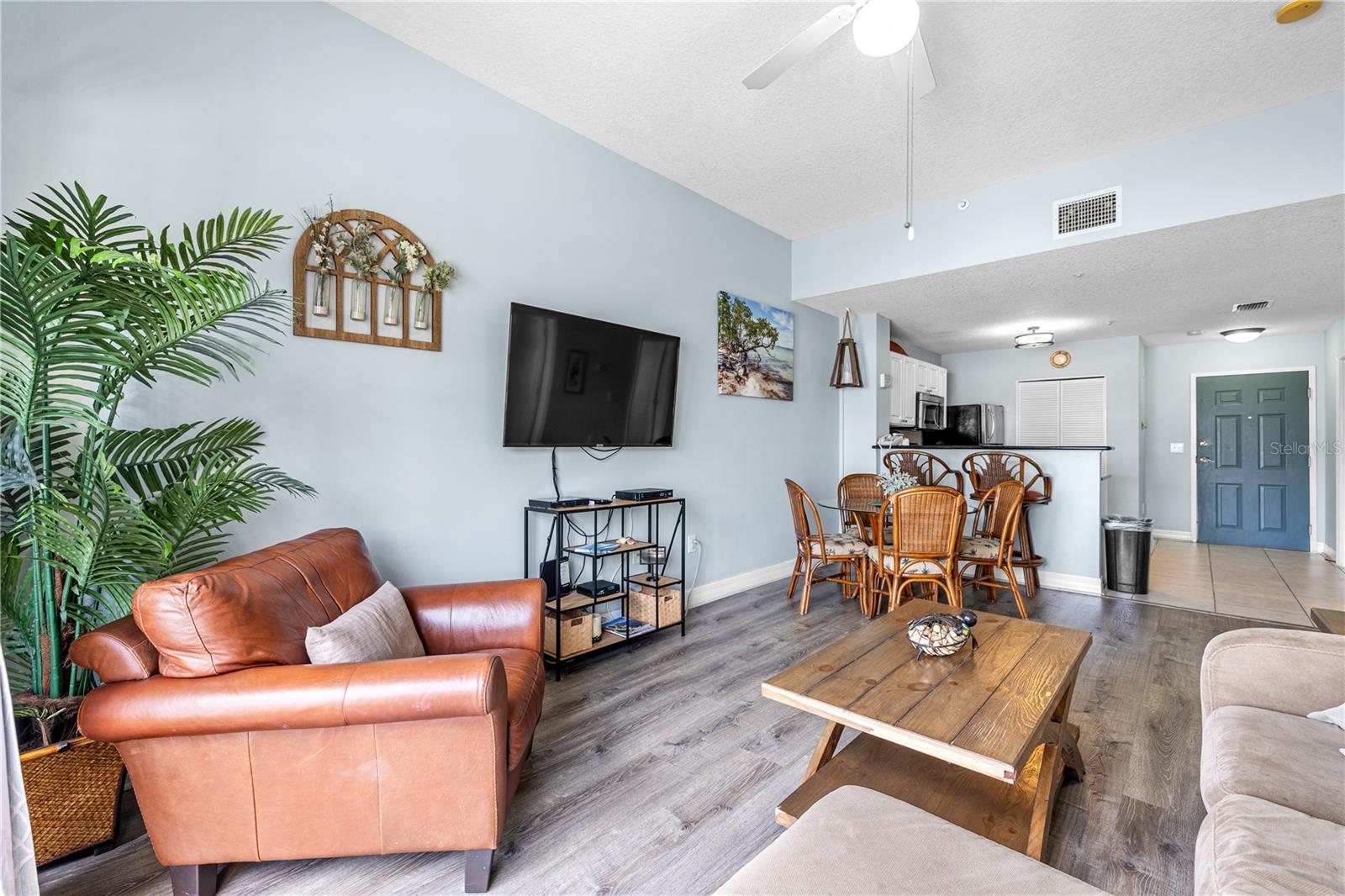 Image 5 of 49 For 13235 Gulf Boulevard 207