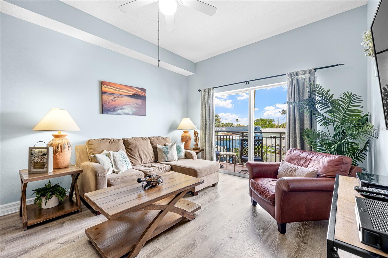 Image 9 of 49 For 13235 Gulf Boulevard 207