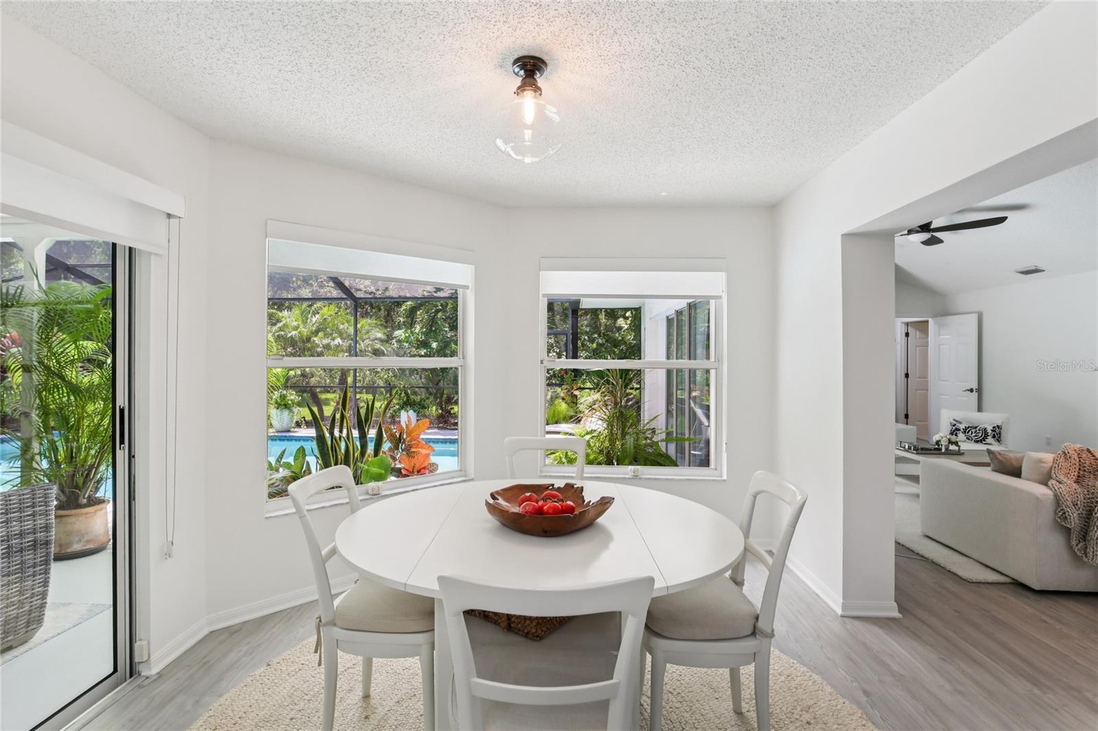 Image 19 of 77 For 2509 Mason Oaks Drive 100