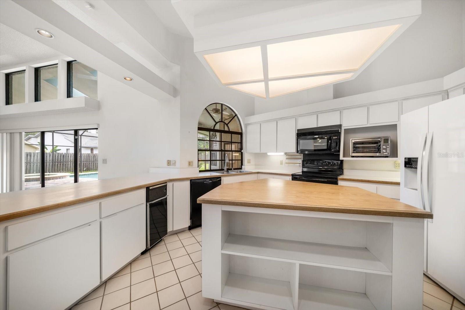 Image 21 of 42 For 2632 Westview Court