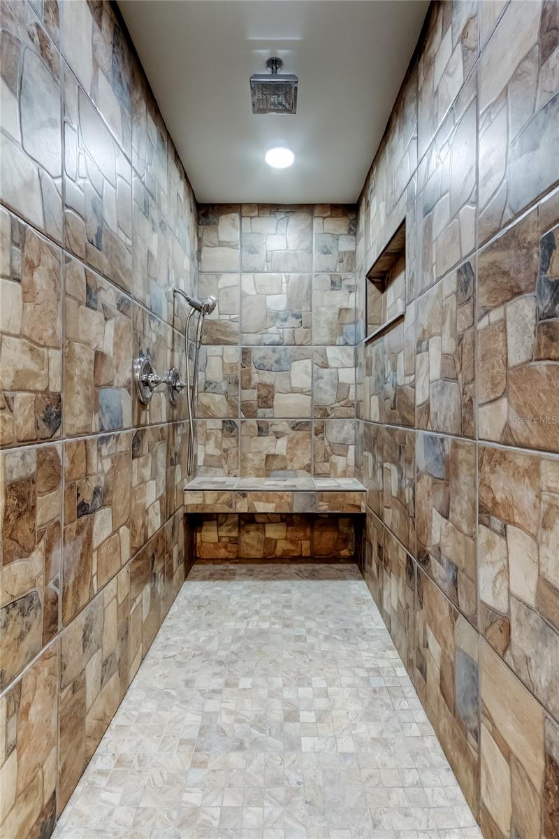 Listing photo id 9 for 3625 Delta Place