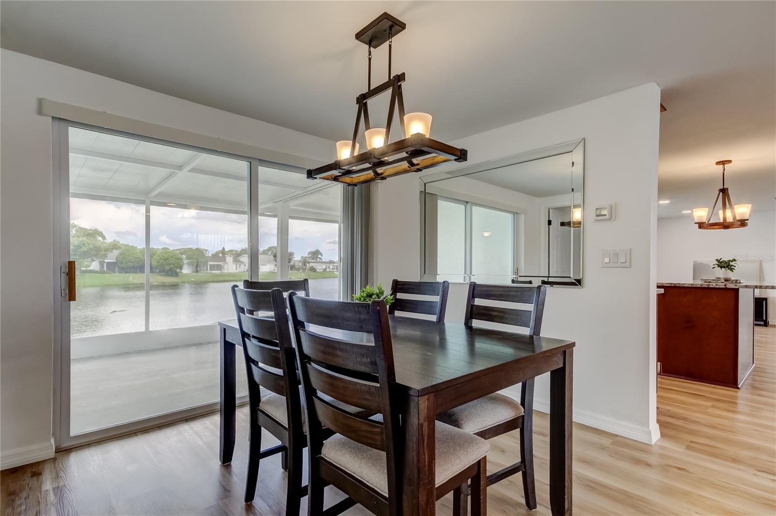 Listing photo id 16 for 3625 Delta Place