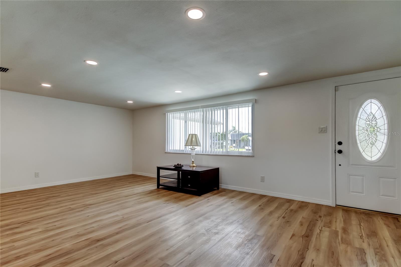 Listing photo id 21 for 3625 Delta Place
