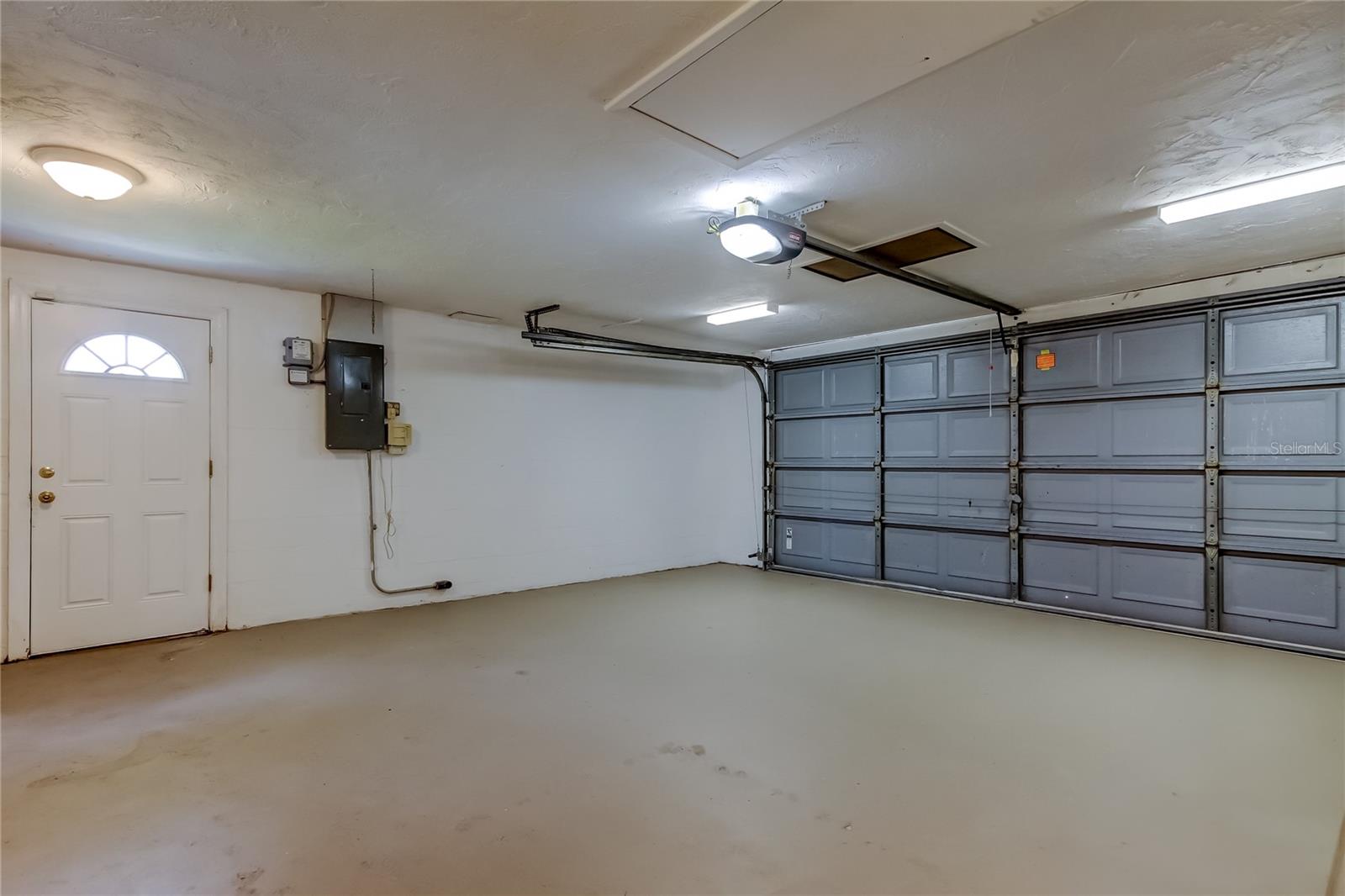 Listing photo id 47 for 3625 Delta Place