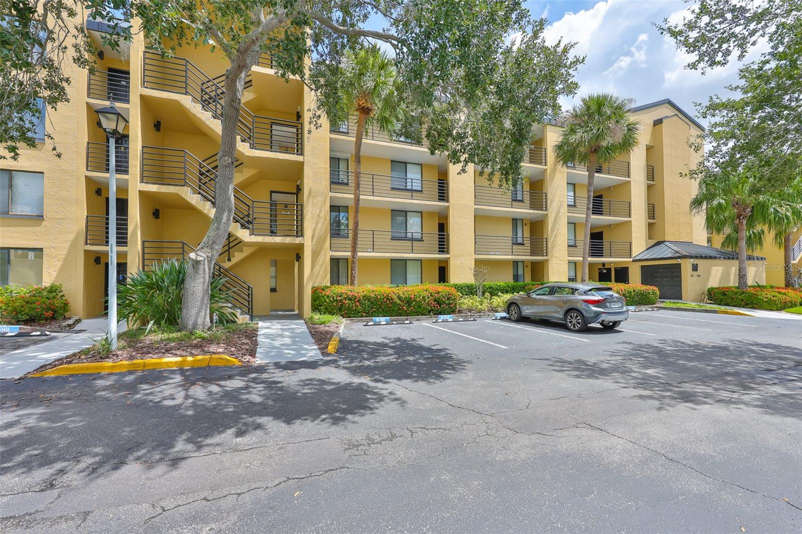 Image 2 of 45 For 2424 Tampa Bay Boulevard M301