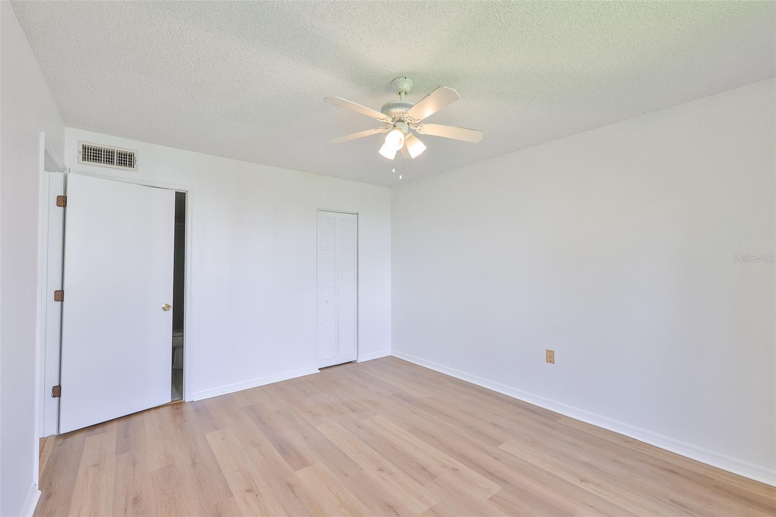 Image 20 of 45 For 2424 Tampa Bay Boulevard M301