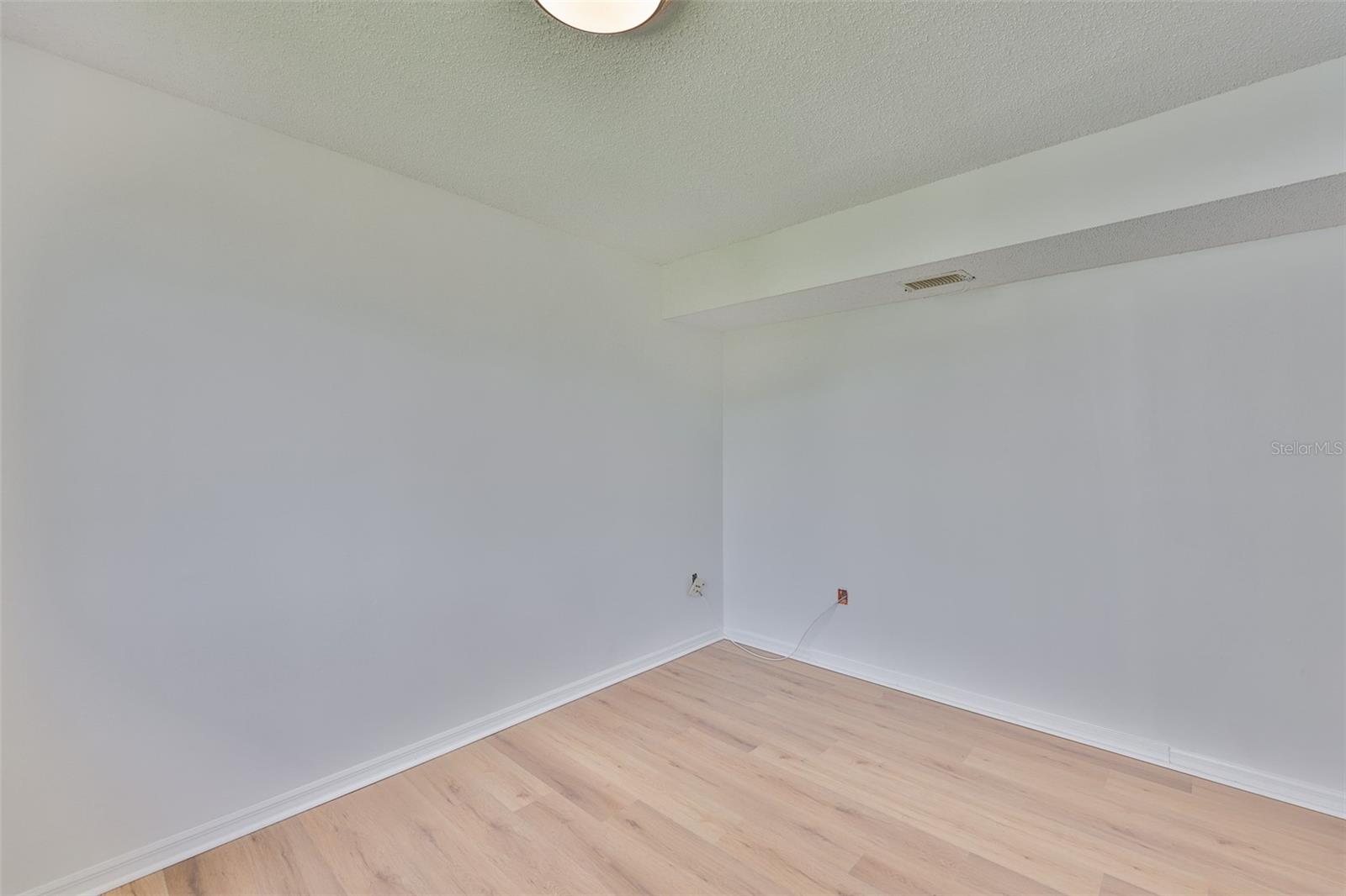 Image 24 of 45 For 2424 Tampa Bay Boulevard M301