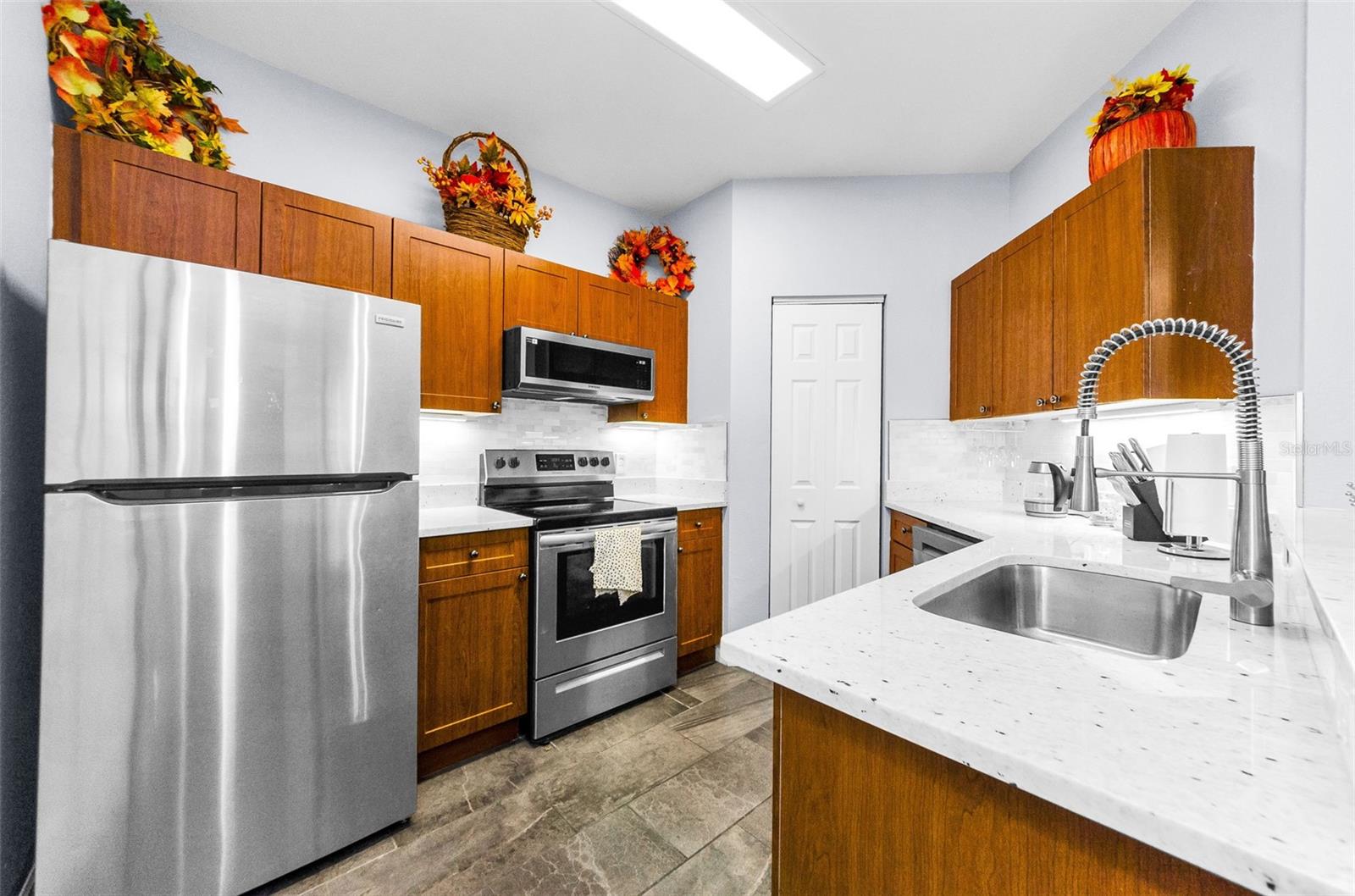 Image 19 of 89 For 2188 Chianti Place 1016