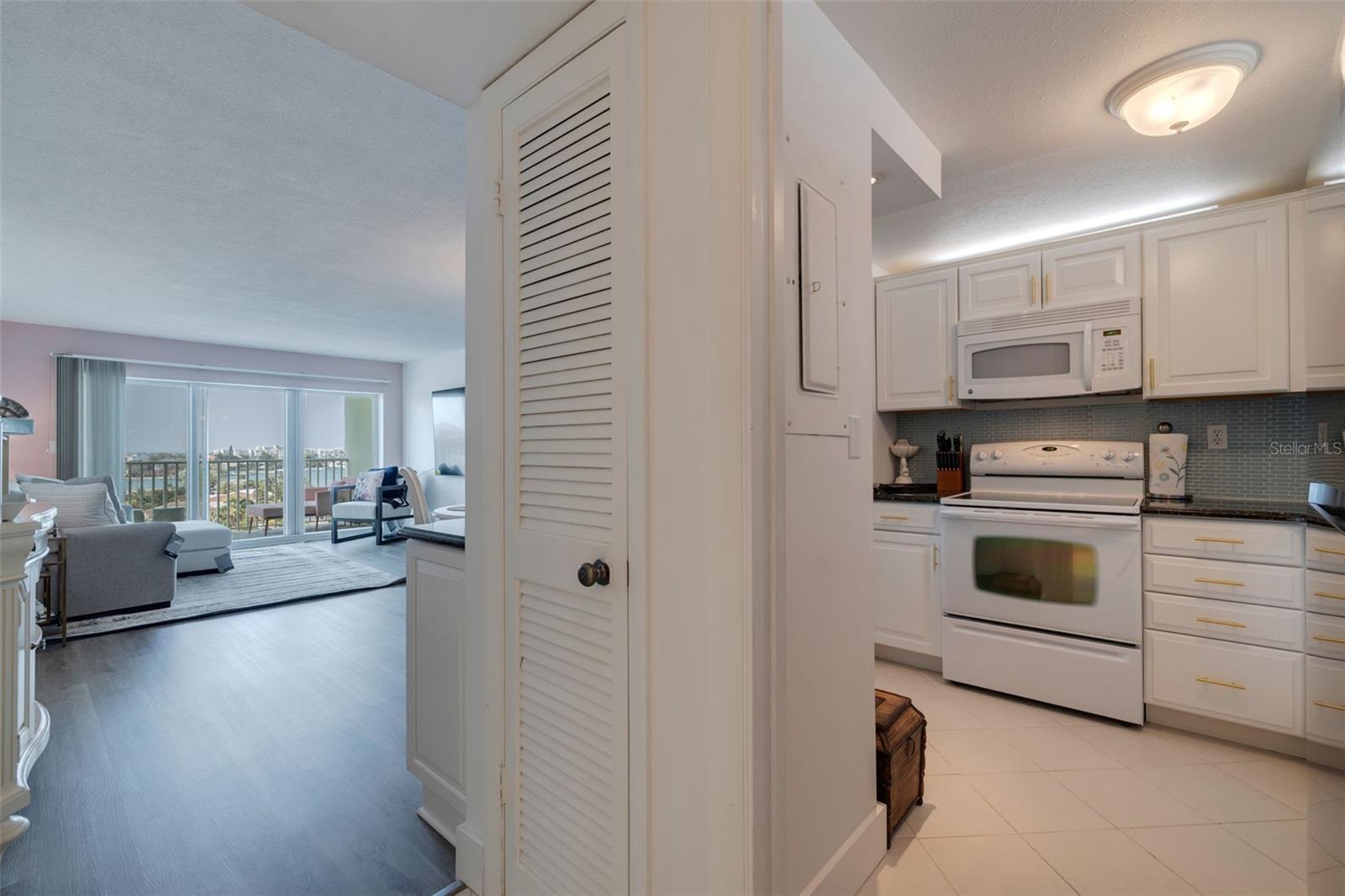 Image 14 of 40 For 400 64th Avenue 708