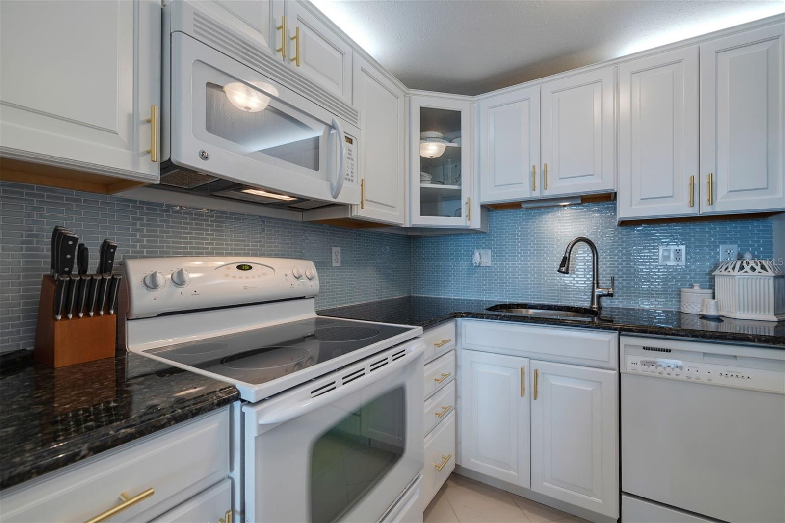 Image 17 of 40 For 400 64th Avenue 708