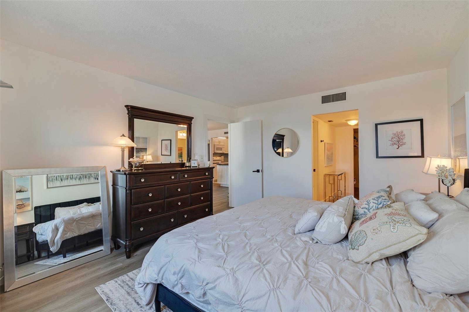 Image 27 of 40 For 400 64th Avenue 708