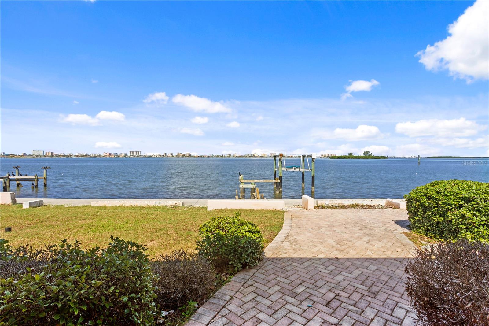 Image 15 of 31 For 1840 Venetian Point Drive