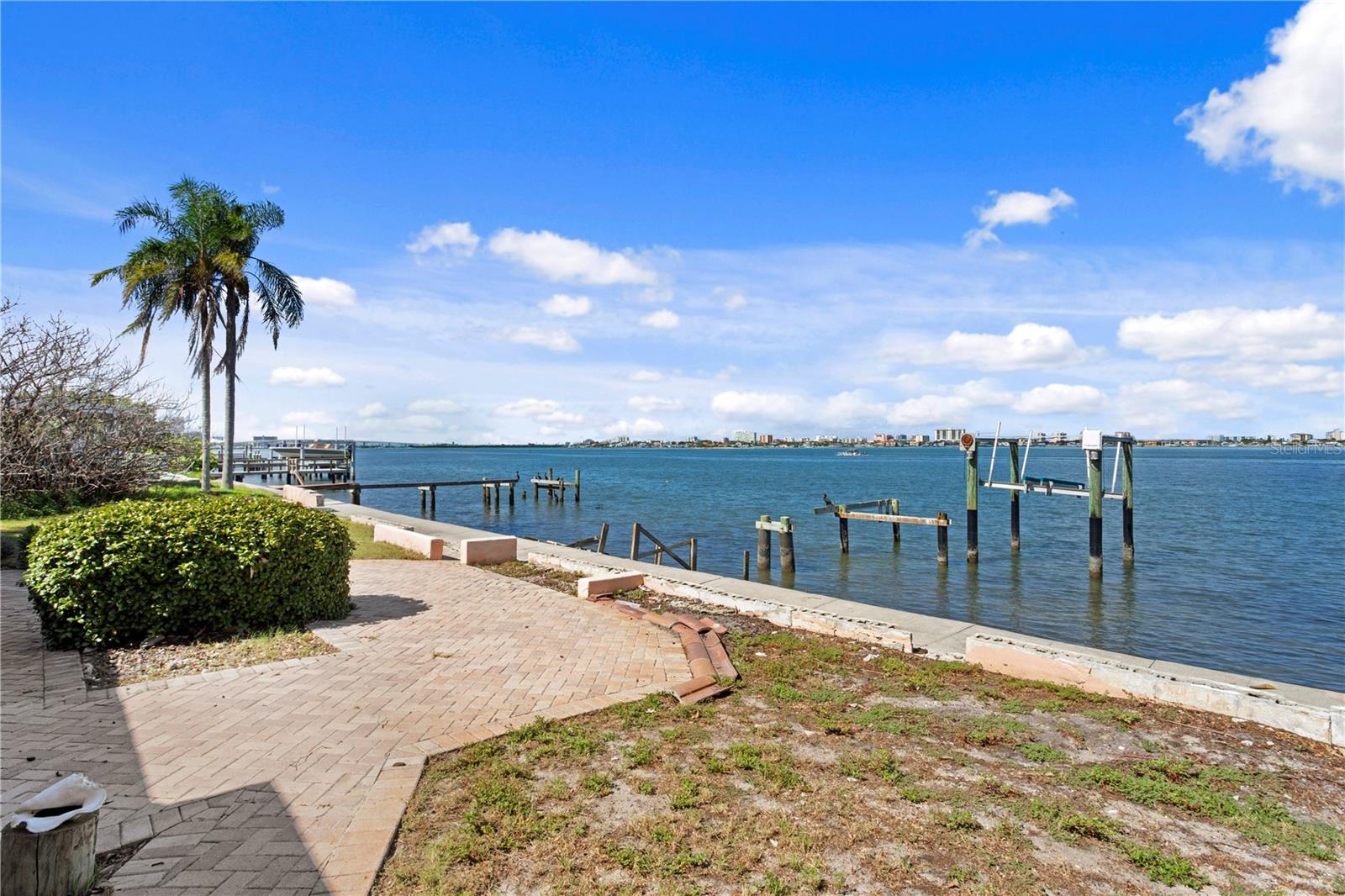 Image 3 of 31 For 1840 Venetian Point Drive