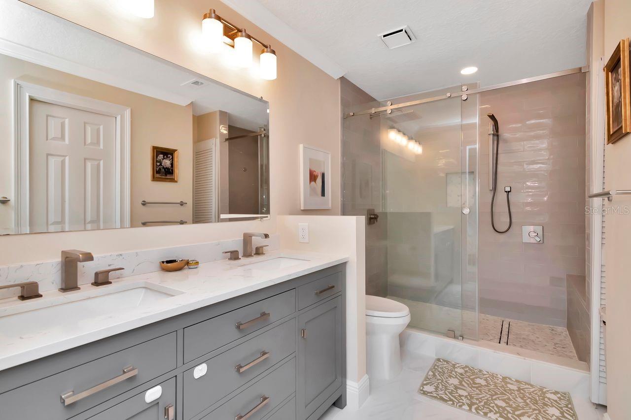 Image 10 of 19 For 5222 Russell Street 23