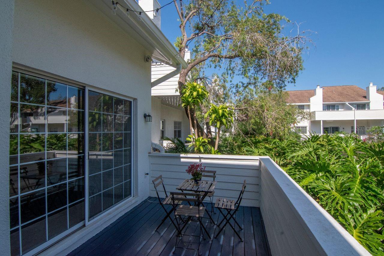 Image 15 of 19 For 5222 Russell Street 23