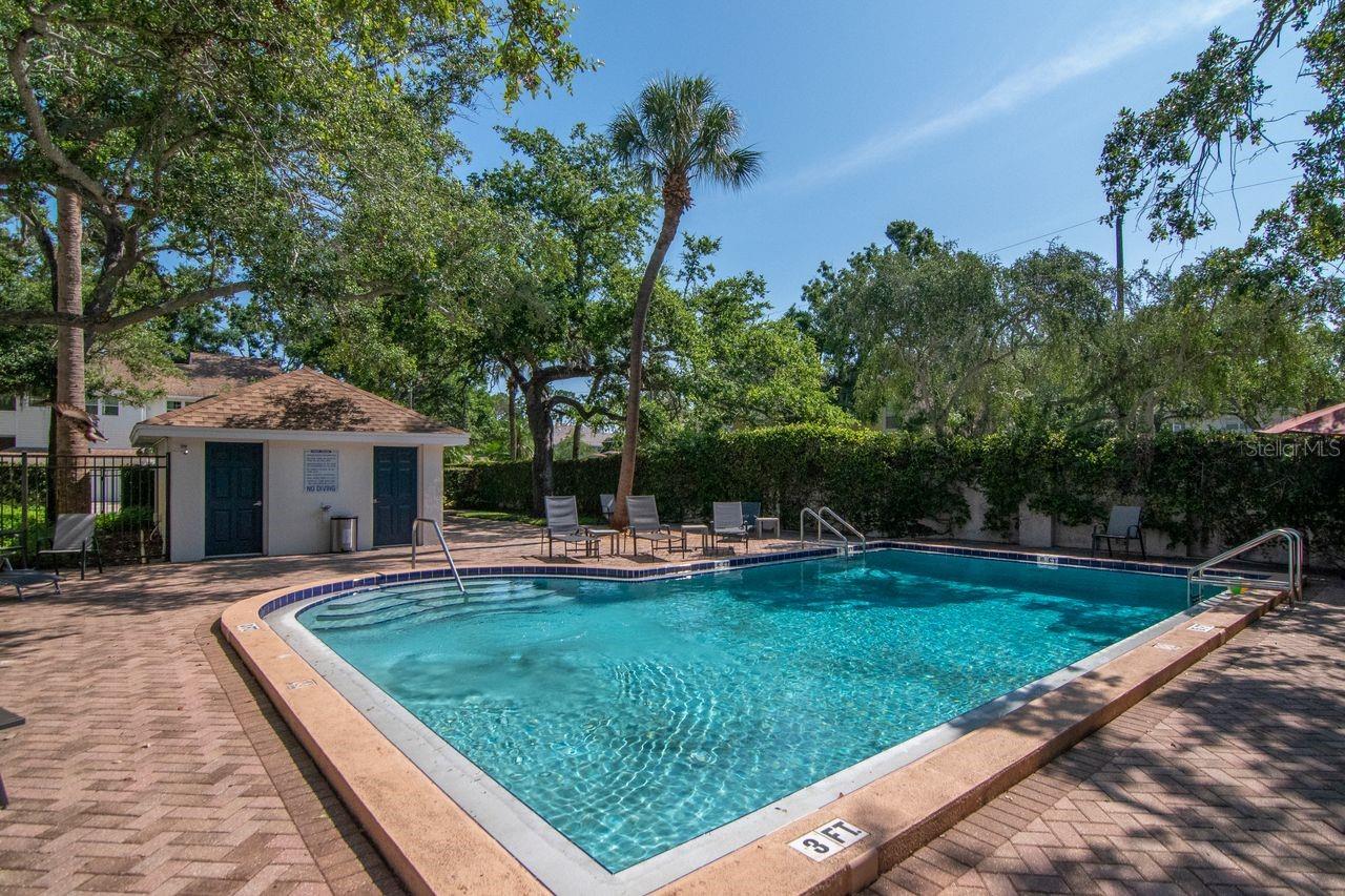 Image 18 of 19 For 5222 Russell Street 23