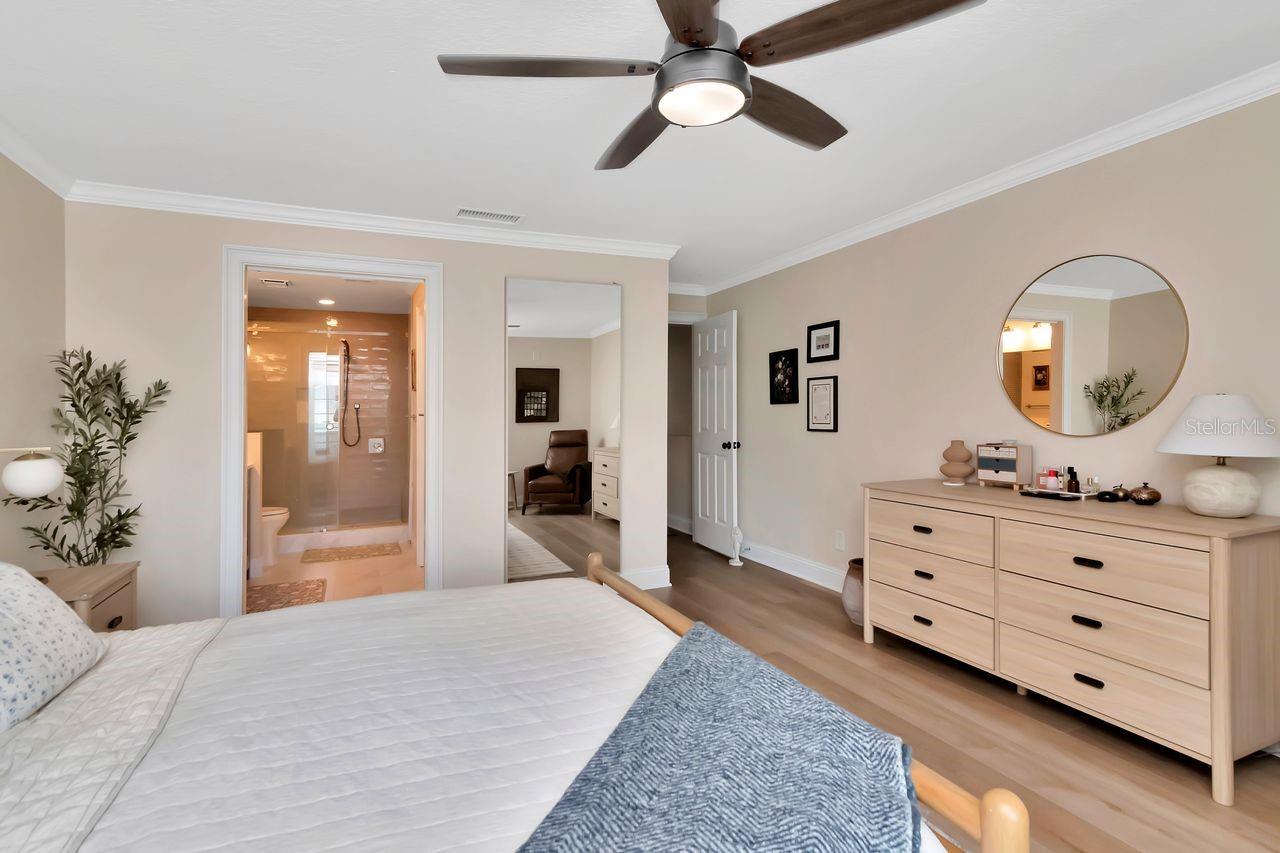 Image 9 of 19 For 5222 Russell Street 23