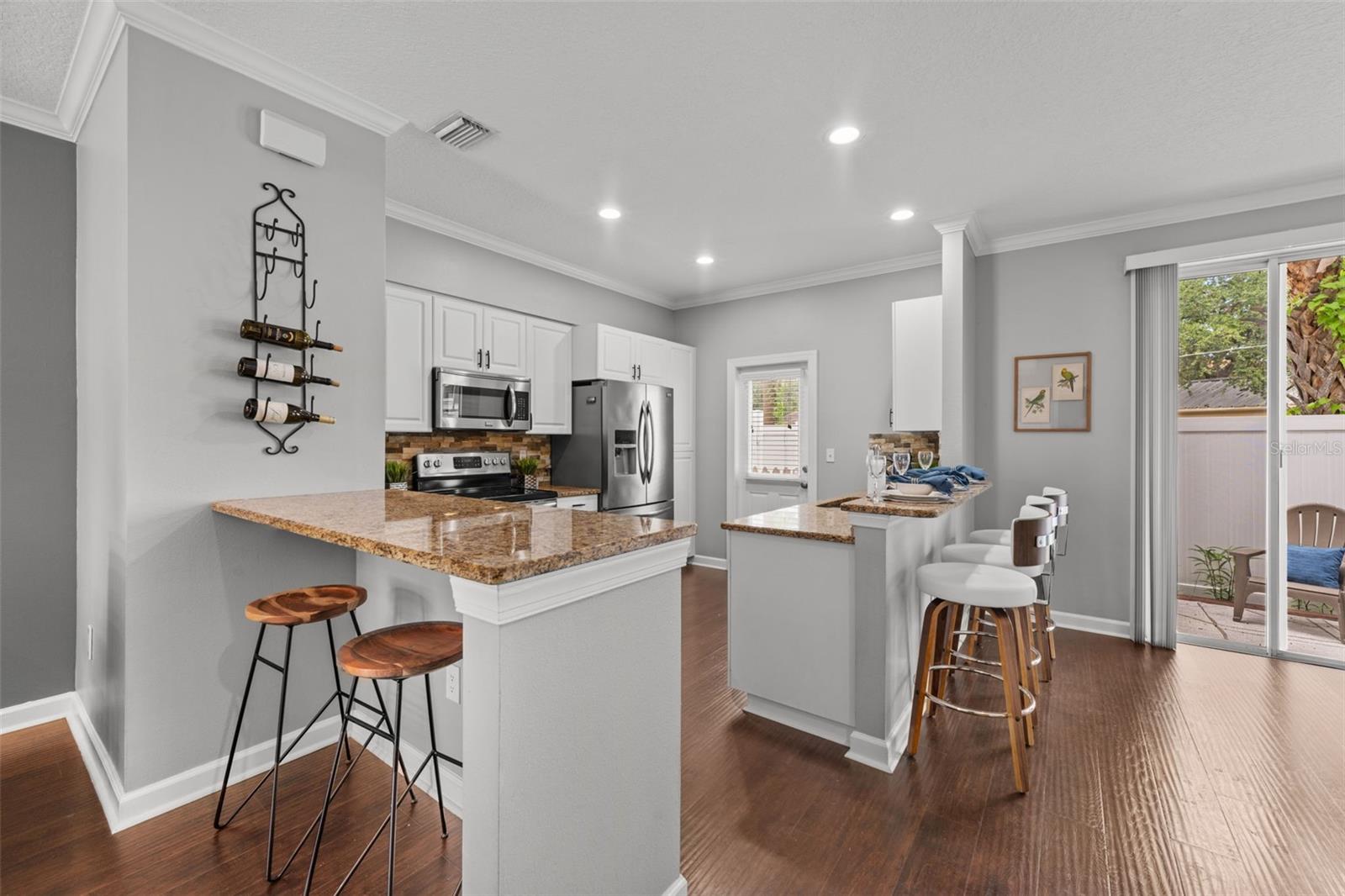 Image 11 of 36 For 2609 Cleveland Street B