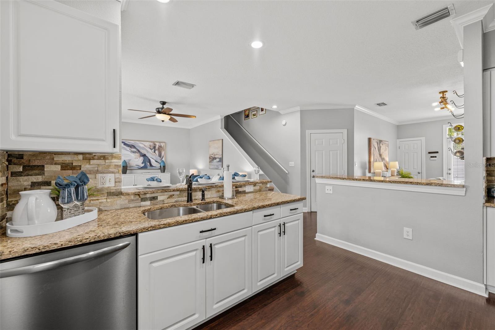 Image 16 of 36 For 2609 Cleveland Street B