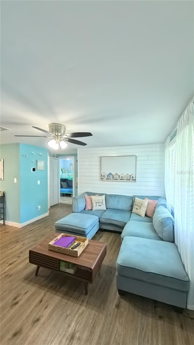 Image 11 of 16 For 10517 114th Terrace