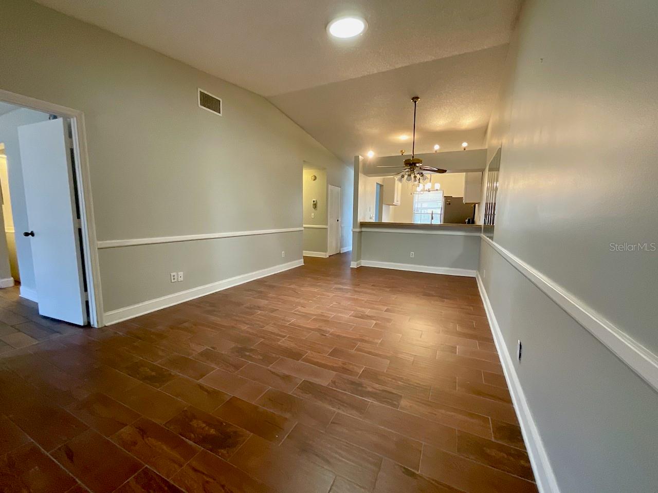 Image 10 of 29 For 1311 Powderpuff Drive 1009