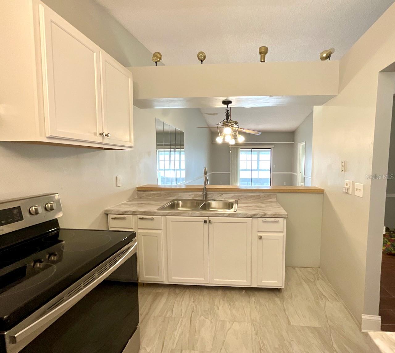 Image 7 of 29 For 1311 Powderpuff Drive 1009