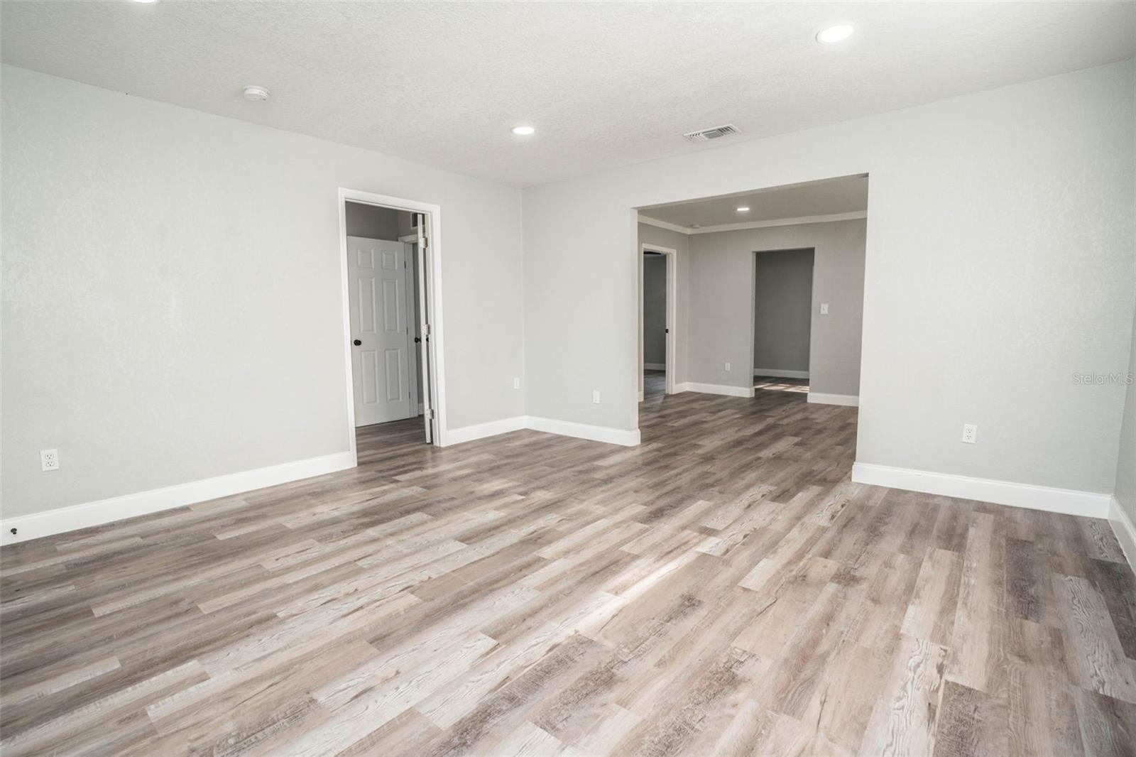 Image 17 of 37 For 1326 Nassau Street
