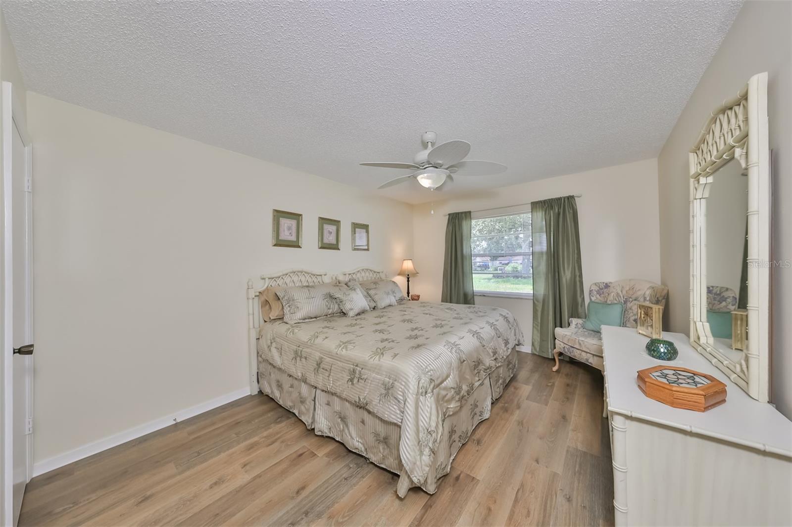Image 11 of 50 For 1904 Canterbury Lane M26