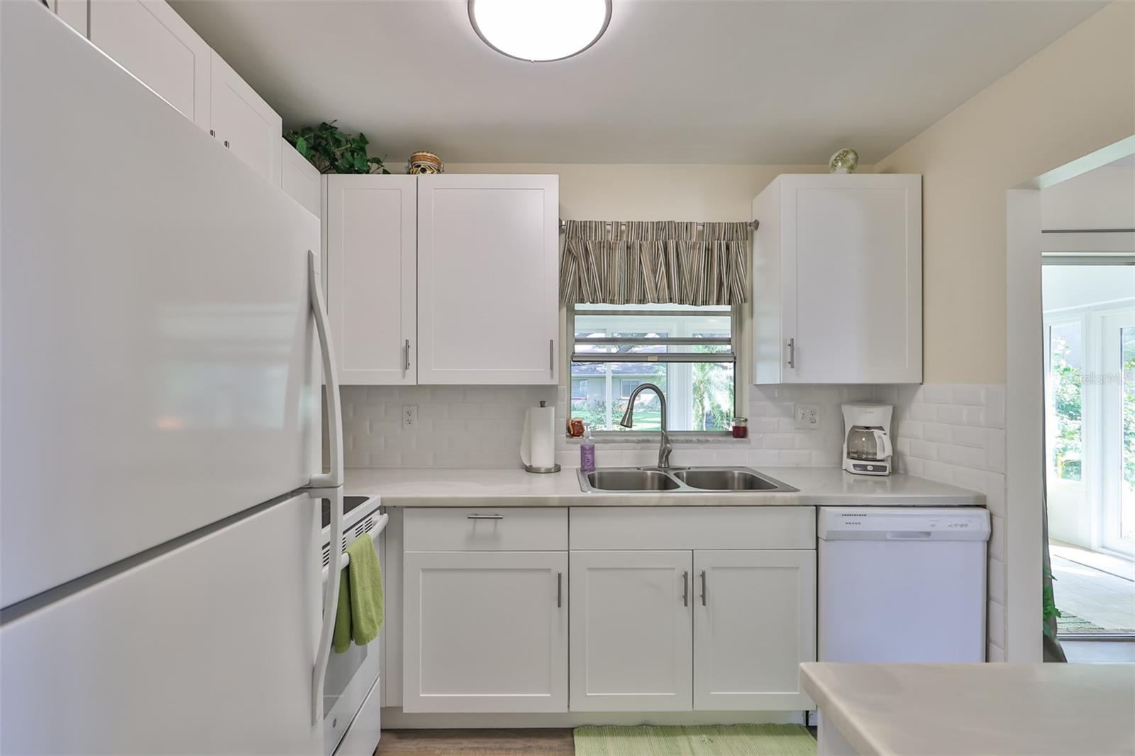 Image 20 of 50 For 1904 Canterbury Lane M26