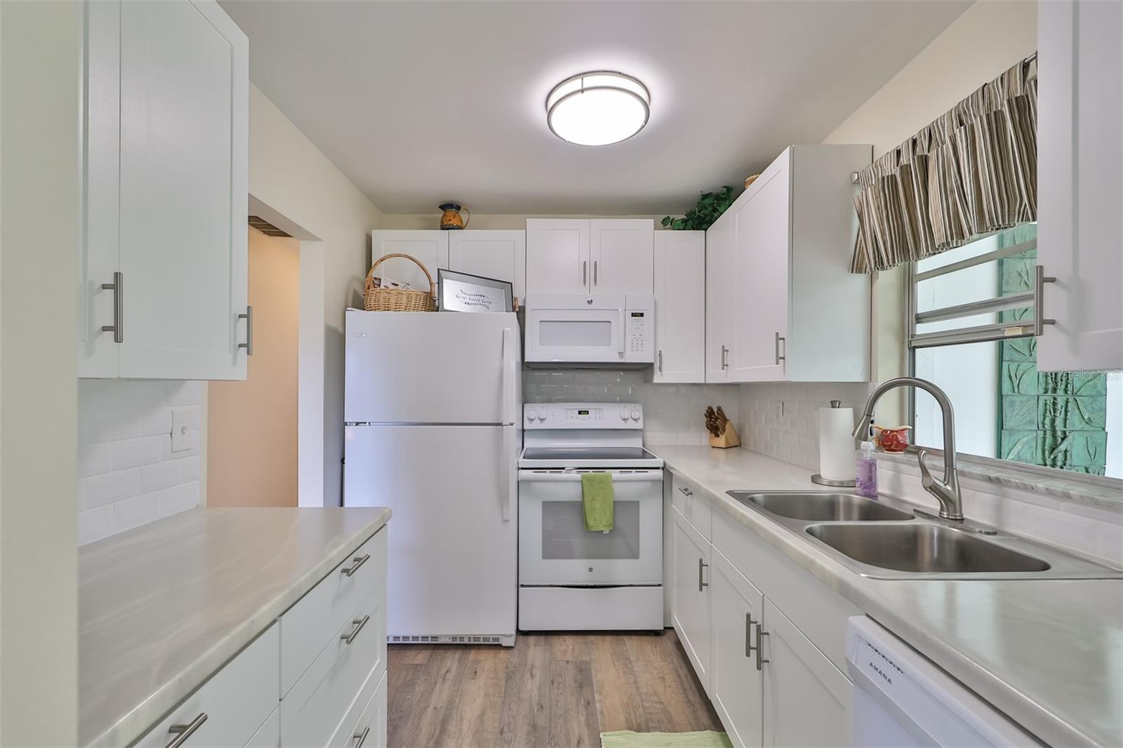 Image 6 of 50 For 1904 Canterbury Lane M26