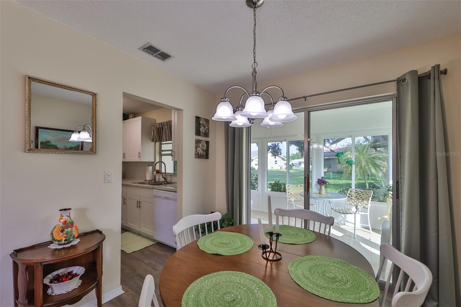 Image 9 of 50 For 1904 Canterbury Lane M26