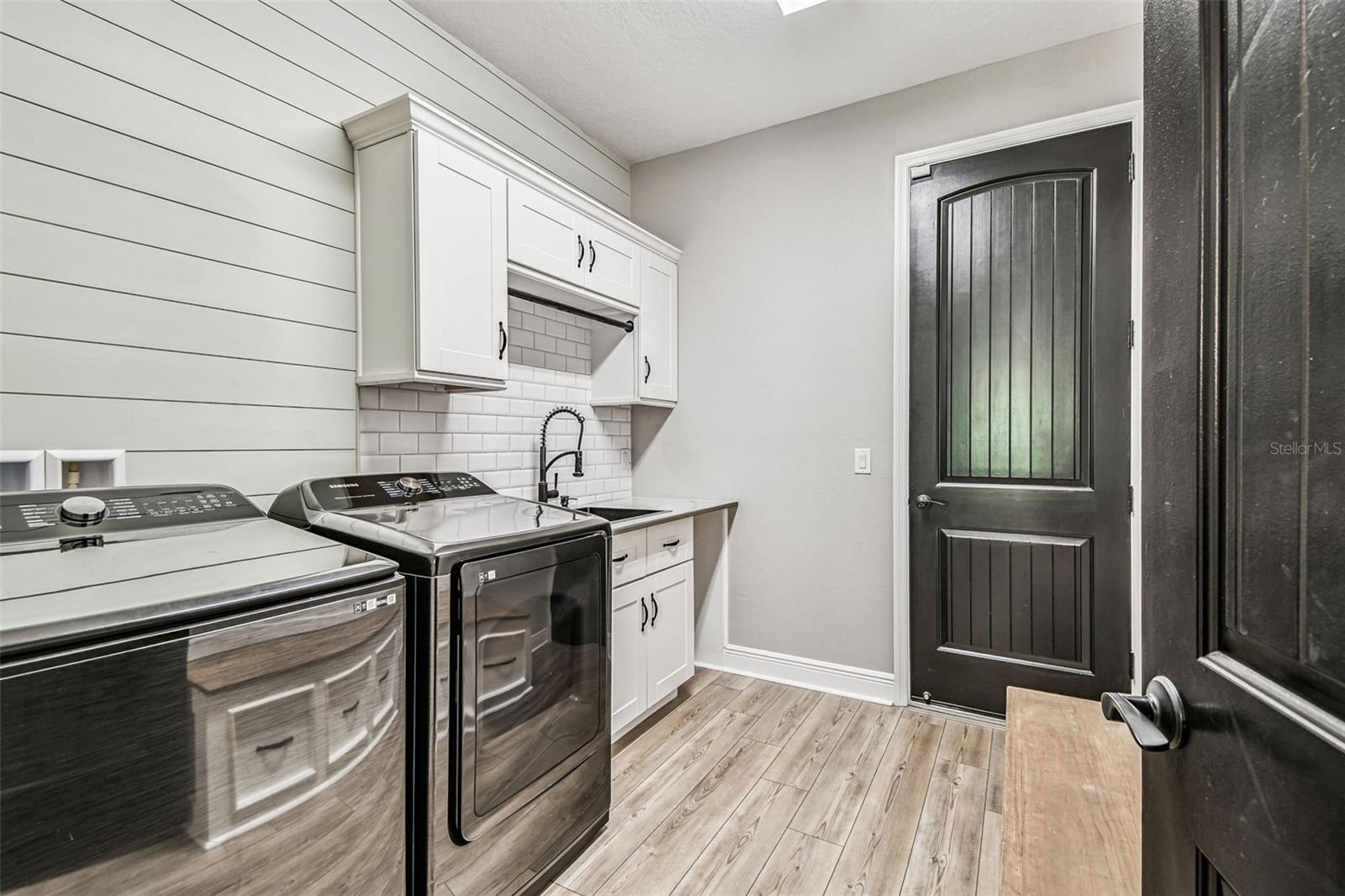 Listing photo id 15 for 11458 Ranchers Gap Drive