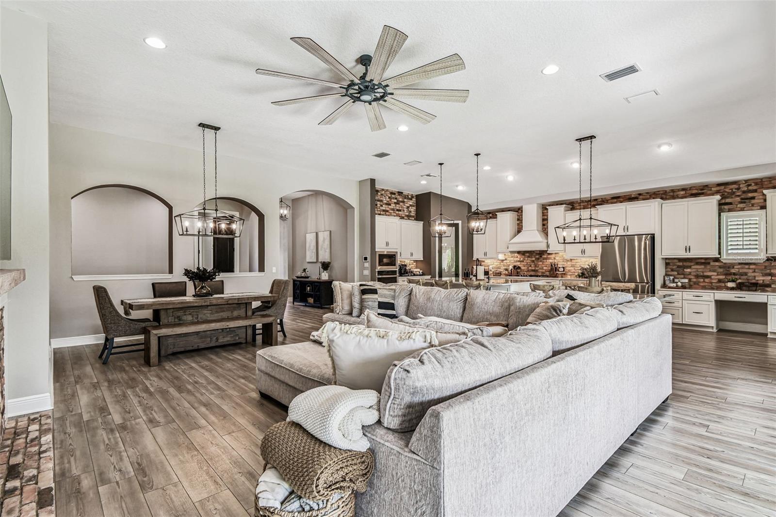 Listing photo id 37 for 11458 Ranchers Gap Drive