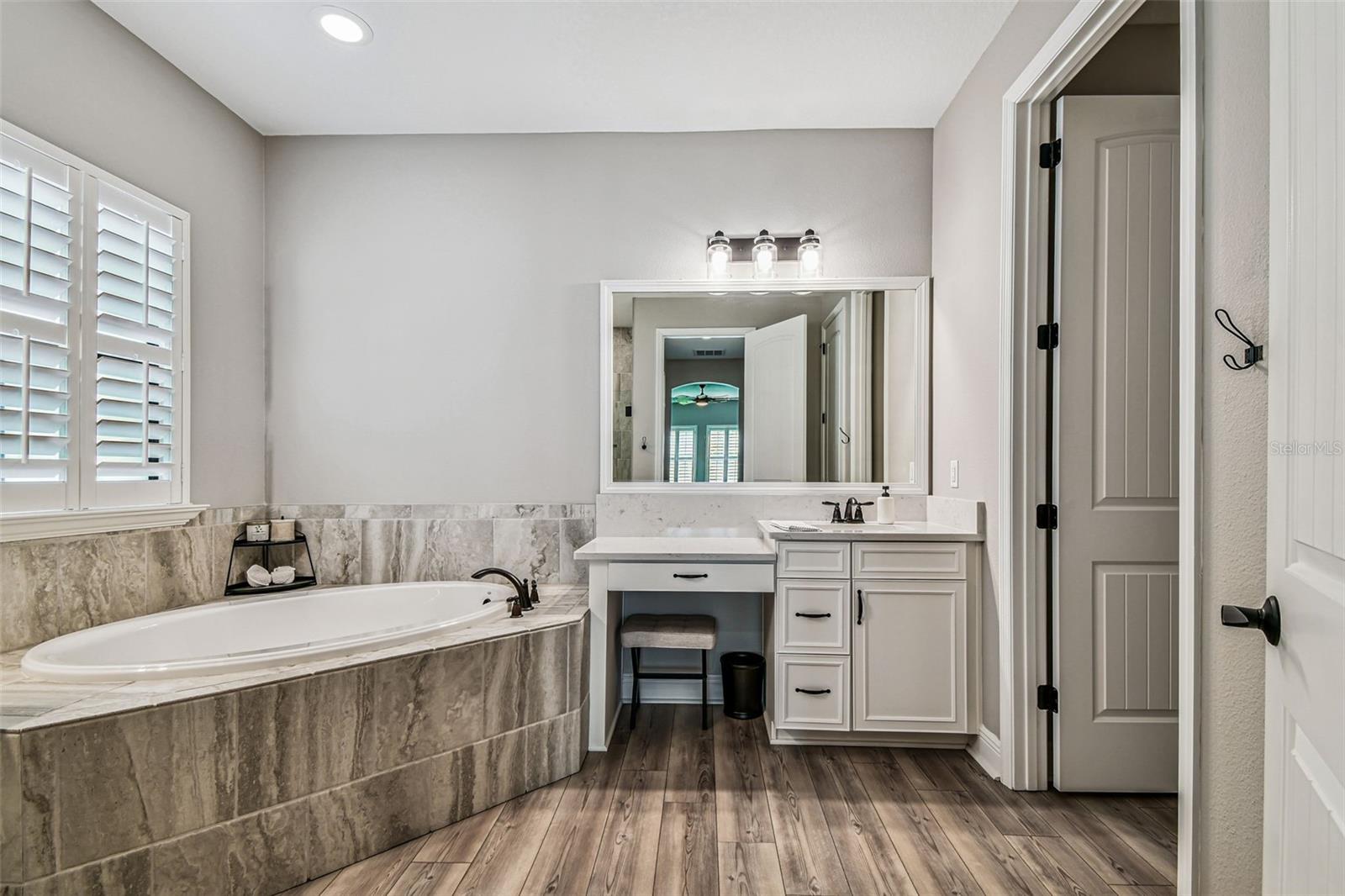 Listing photo id 49 for 11458 Ranchers Gap Drive