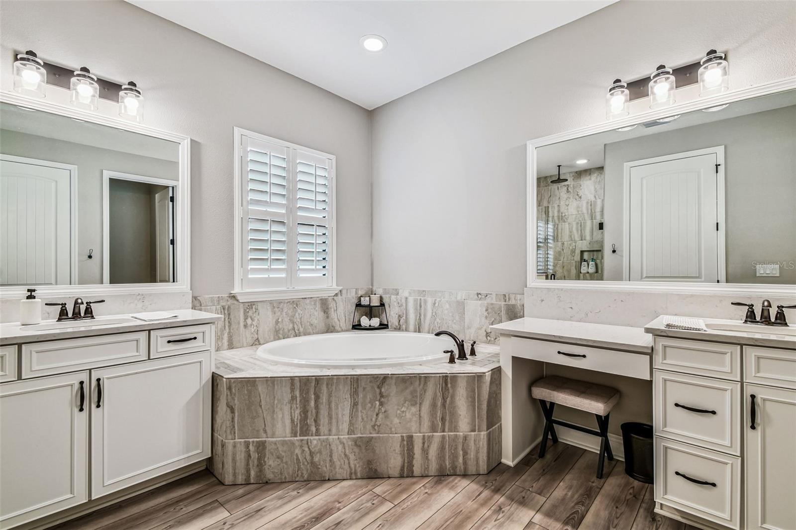 Listing photo id 52 for 11458 Ranchers Gap Drive